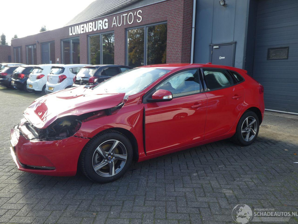 Volvo V40 V-40 2.0 T2 Nordic AIRCO 90KW 32123186-0.jpg | Lunenburg Auto’s