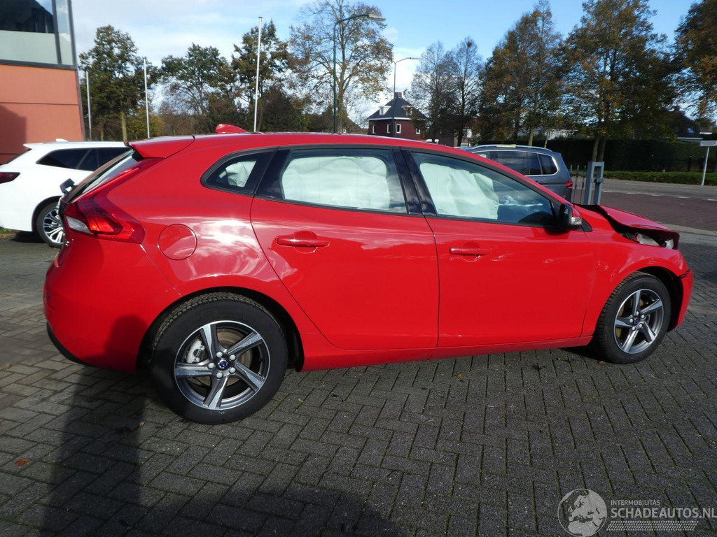 Volvo V40 V-40 2.0 T2 Nordic AIRCO 90KW 32123186-3.jpg | Lunenburg Auto’s