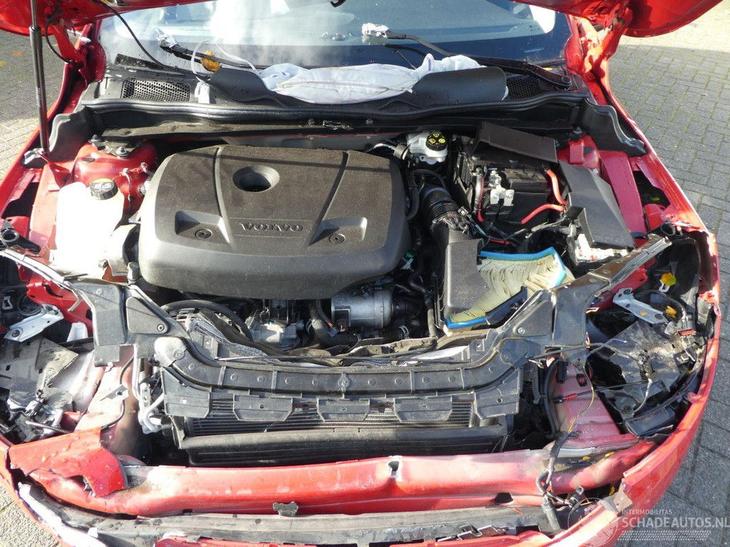 Volvo V40 V-40 2.0 T2 Nordic AIRCO 90KW 32123186-4.jpg | Lunenburg Auto’s