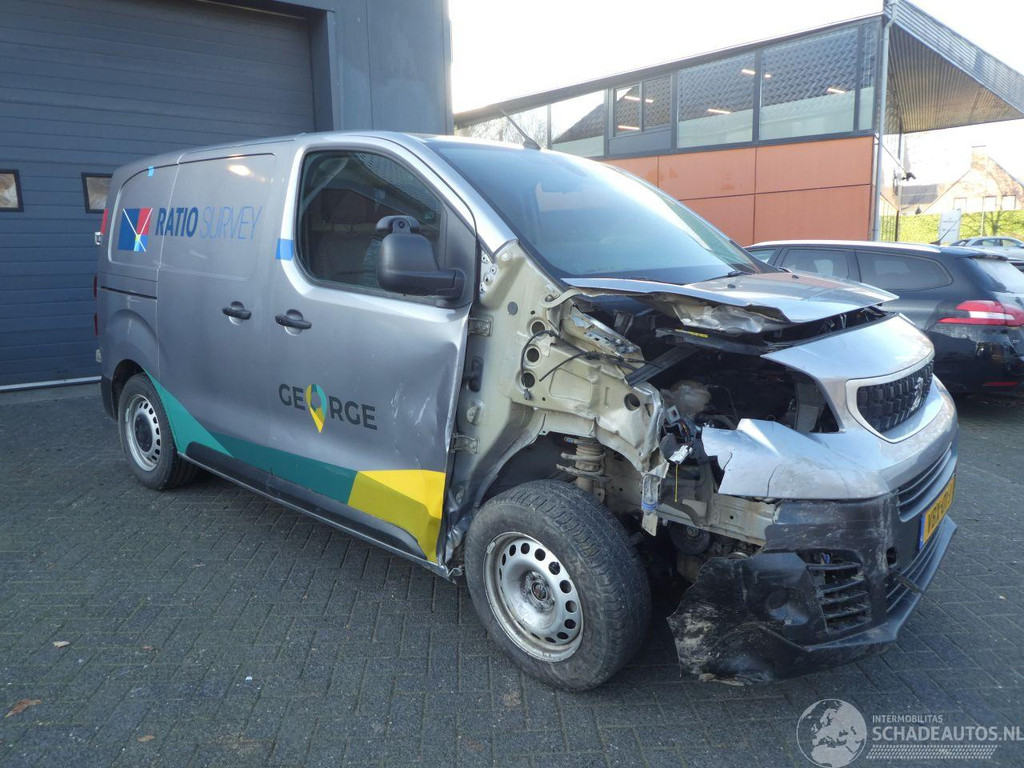 Peugeot Expert 1.5 BlueHDI 100 Compact Premium Airco 3 pers. 32617940-2.jpg | Lunenburg Auto’s