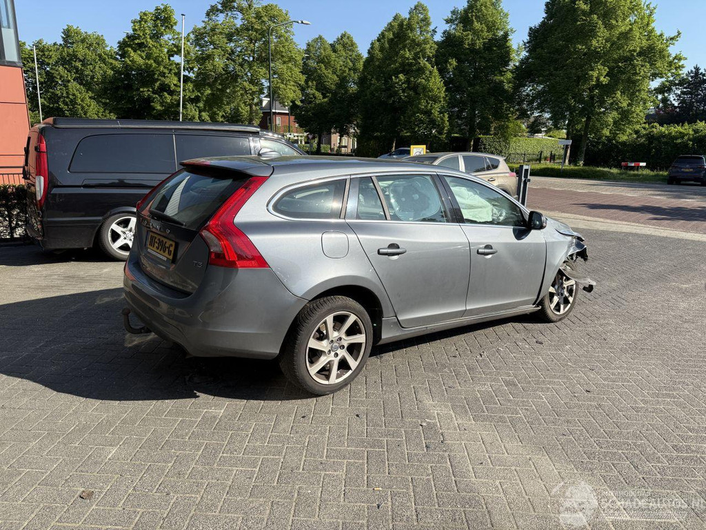 44645961-11.jpg