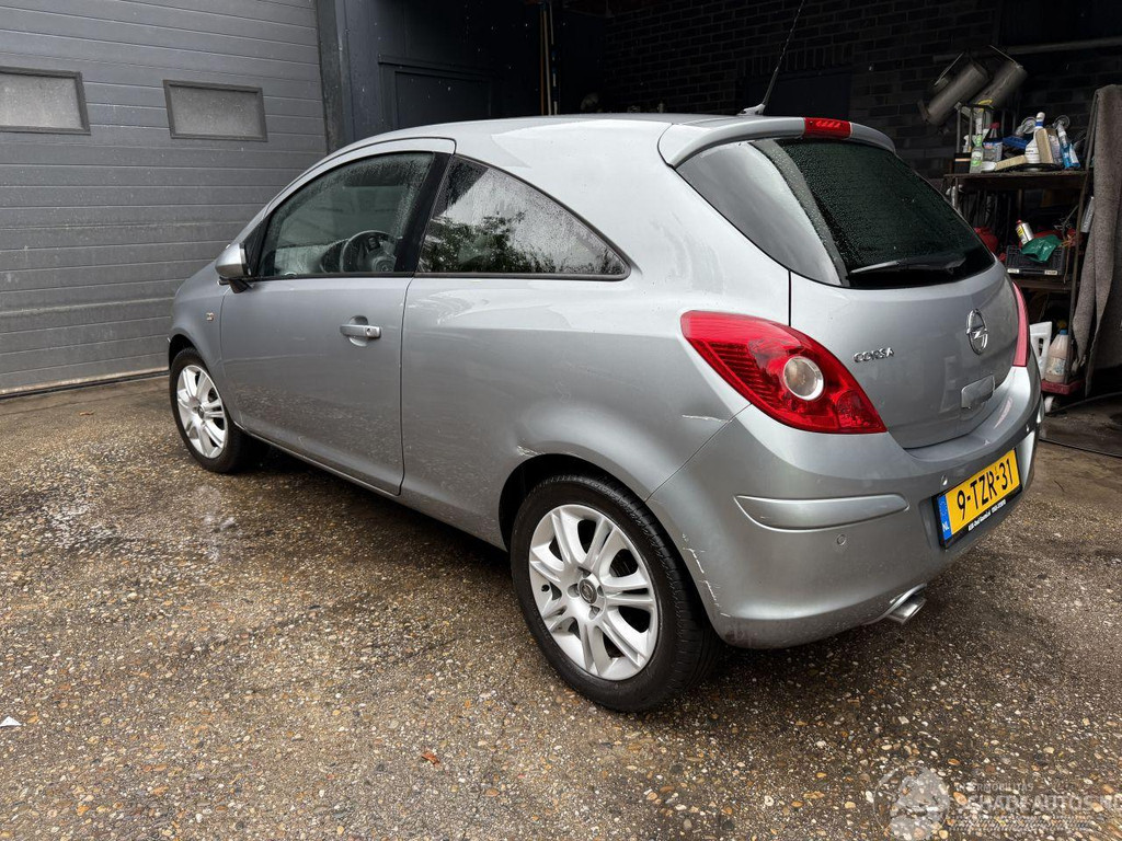Opel Corsa 1.2-16V BlitZ Hatchback 3-dr. 45957072-2.jpg | Lunenburg Auto’s