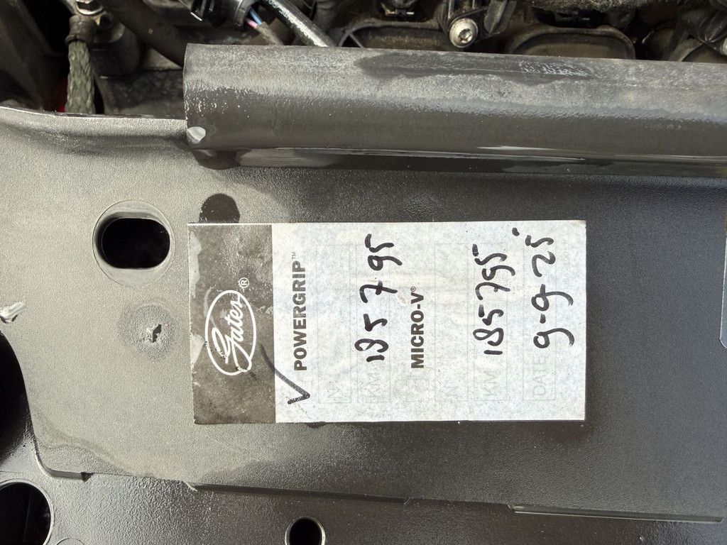 52841601-23.jpg