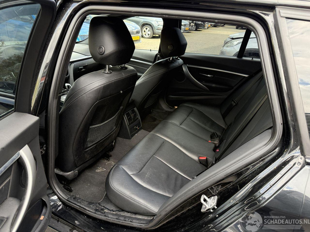 52866229-22.jpg