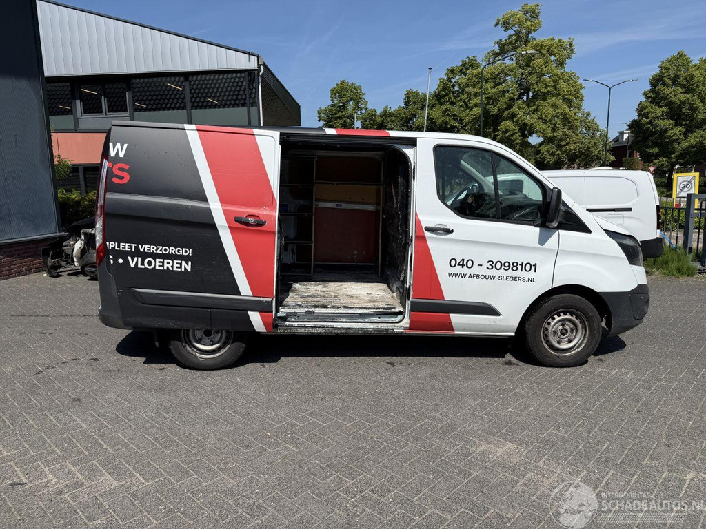 53748827-18.jpg
