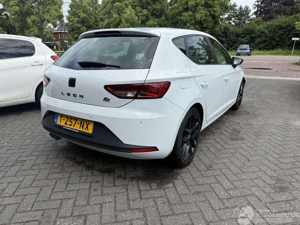 SEAT Leon 1.4 TSI ACT FR Dynamic (Hatchback 5-dr.) 53978985-4.jpg | Lunenburg Auto’s