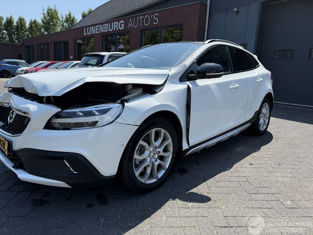Volvo V40 V-40 Cross Country - 1.5 T3 AUTOMAAT Polar+ Luxury 54451194-1.jpg | Lunenburg Auto’s