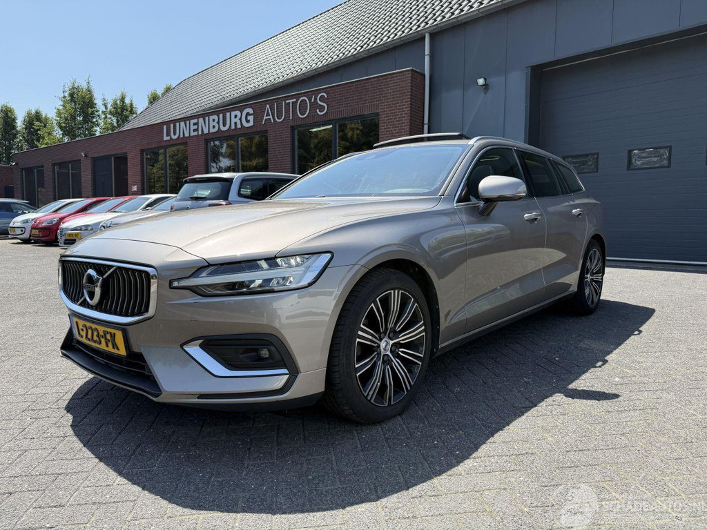 Volvo V60 V-60 2.0 B3 Inscription AUTOMAAT PANORAMADAK (Stationwagen 5-dr.) 54571892-0.jpg | Lunenburg Auto’s