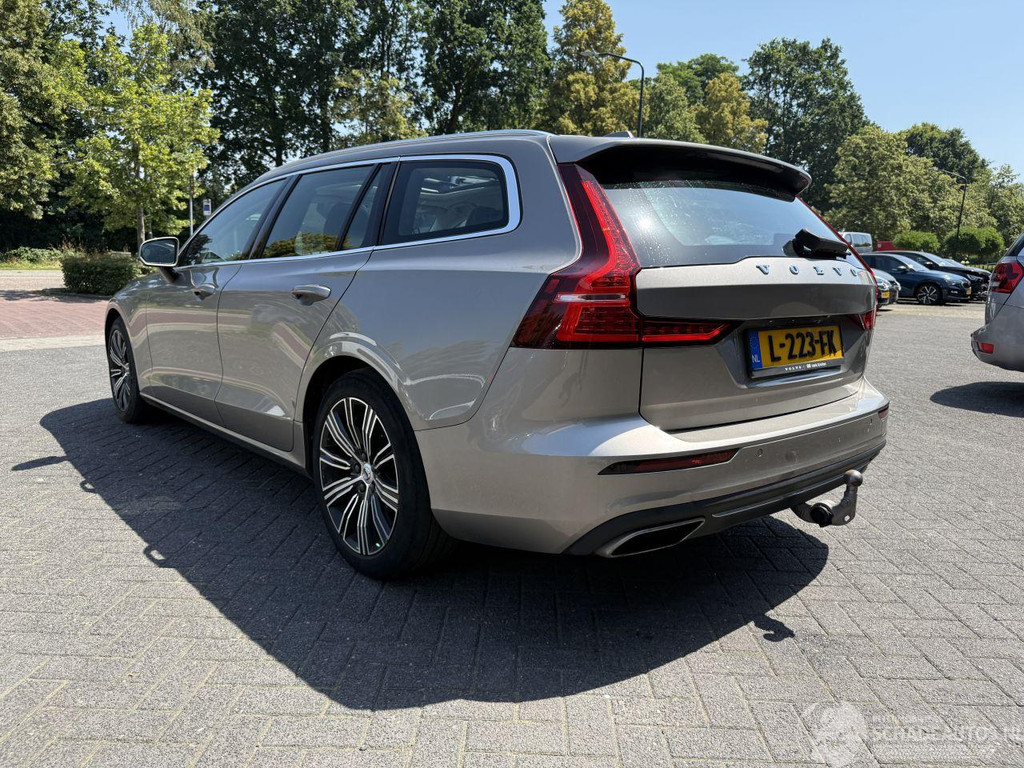 Volvo V60 V-60 2.0 B3 Inscription AUTOMAAT PANORAMADAK (Stationwagen 5-dr.) 54571892-2.jpg | Lunenburg Auto’s