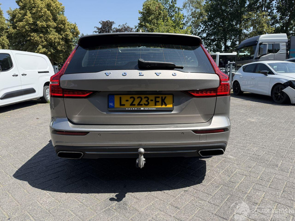 Volvo V60 V-60 2.0 B3 Inscription AUTOMAAT PANORAMADAK (Stationwagen 5-dr.) 54571892-3.jpg | Lunenburg Auto’s