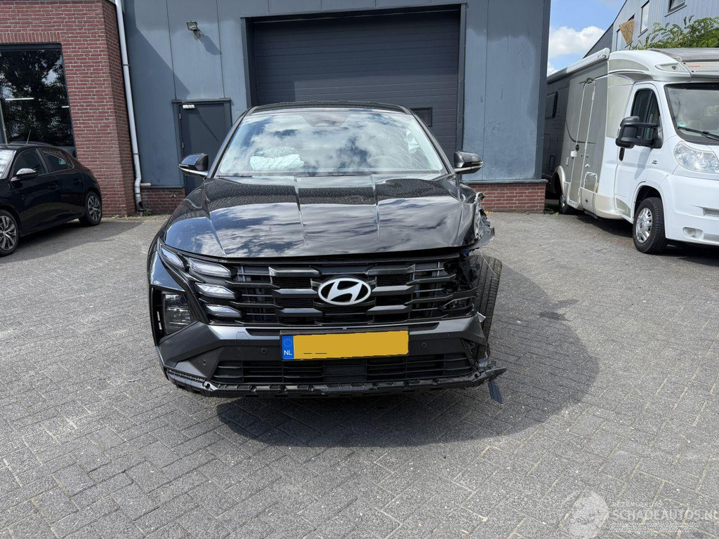 Hyundai Tucson 1.6 T-GDI PHEV E-Motion (SUV 5-dr.) 54740068-2.jpg | Lunenburg Auto’s