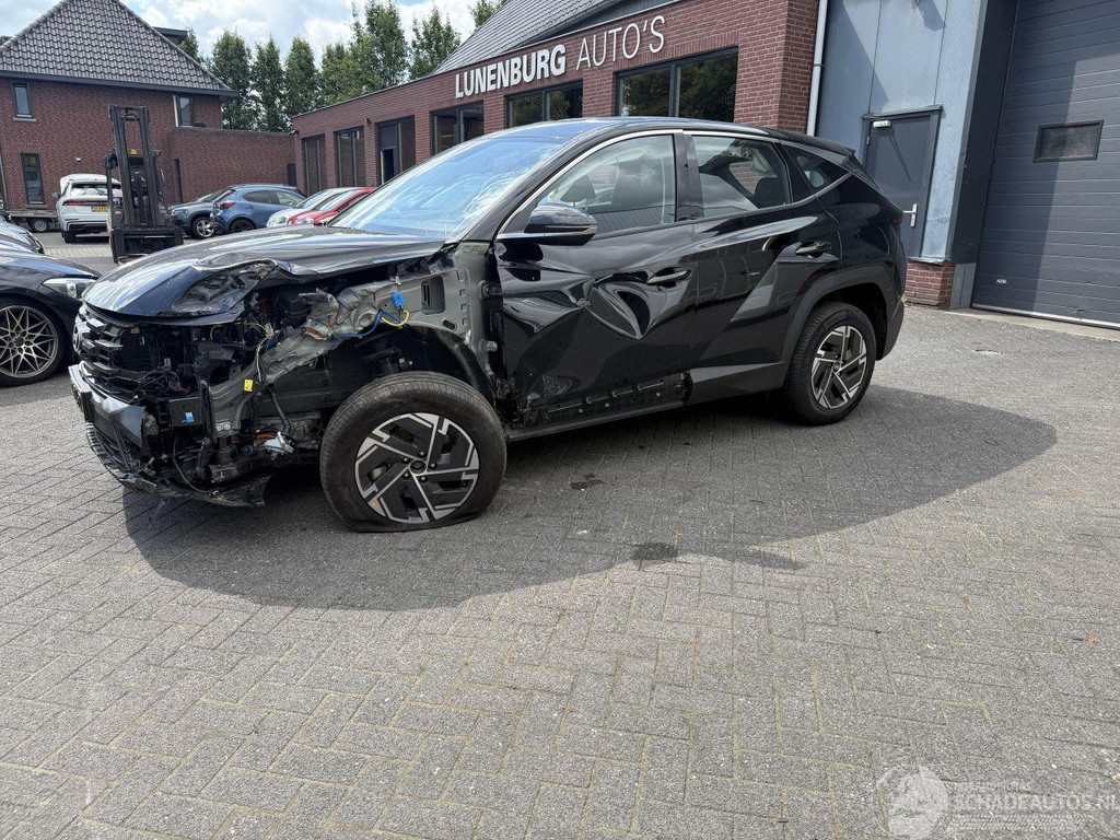 Hyundai Tucson 1.6 T-GDI PHEV E-Motion (SUV 5-dr.) 54740068-4.jpg | Lunenburg Auto’s