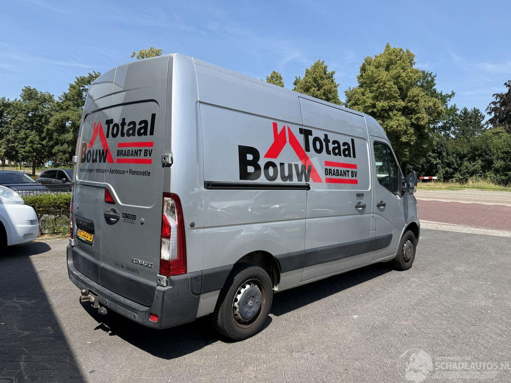 Renault Master T33 2.3 dCi L2H2 (Bedrijfsauto 5-dr.) 54890782-4.jpg | Lunenburg Auto’s