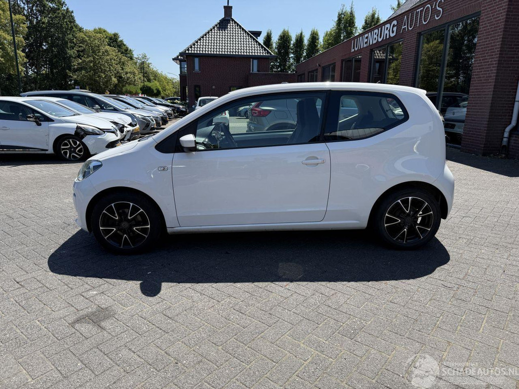 Volkswagen up! 1.0 high up! BlueMotion 54950779-1.jpg | Lunenburg Auto’s