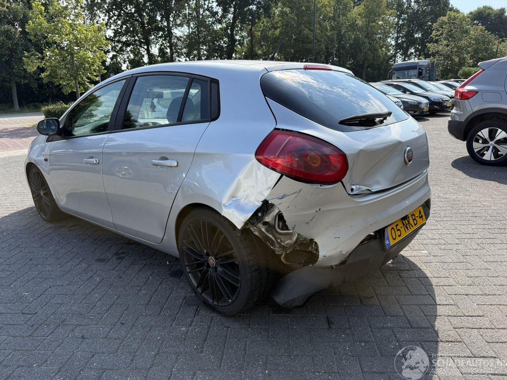 Fiat Bravo 1.4 T-Jet Dynamic (Hatchback 5-dr.) 55010119-2.jpg | Lunenburg Auto’s