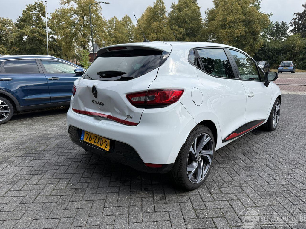 Renault Clio 0.9 TCe ECO Collection (Hatchback 5-dr.) 55986266-4.jpg | Lunenburg Auto’s