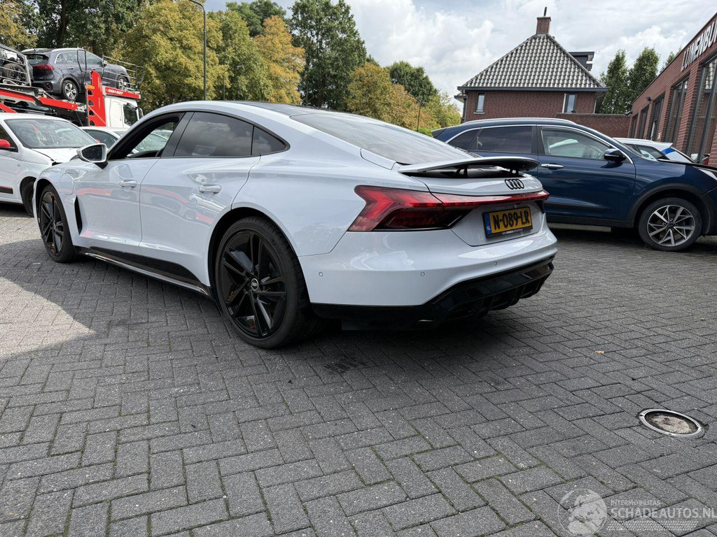 Audi e-tron GT PANORAMDAK 93 kWh (Hatchback 5-dr.) 56119257-2.jpg | Lunenburg Auto’s
