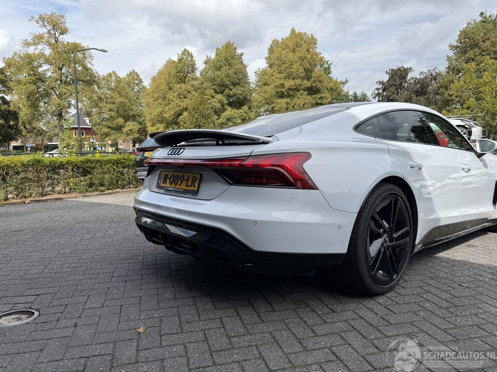 Audi e-tron GT PANORAMDAK 93 kWh (Hatchback 5-dr.) 56119257-4.jpg | Lunenburg Auto’s
