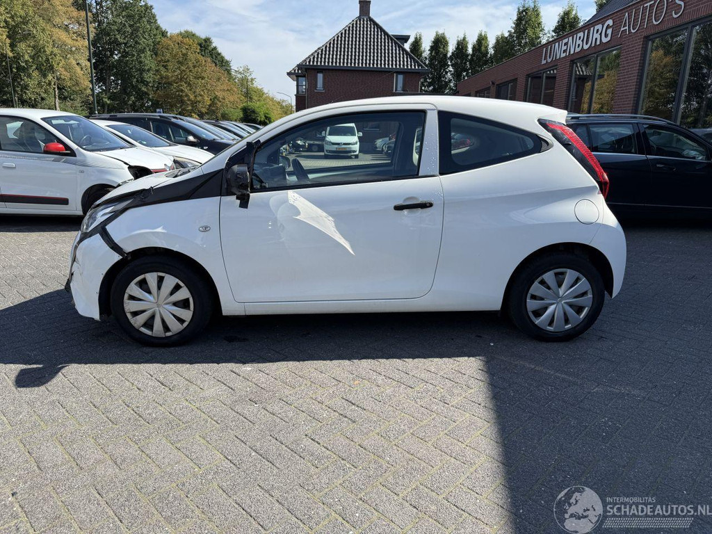 Toyota Aygo 1.0 VVT-i x (Hatchback 3-dr.) 56252891-1.jpg | Lunenburg Auto’s