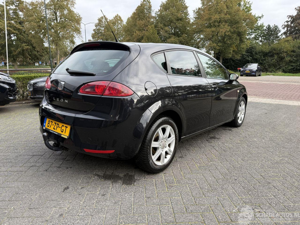 SEAT Leon 1.9 TDI Ecomotive Sport (Hatchback 5-dr.) 56848011-4.jpg | Lunenburg Auto’s