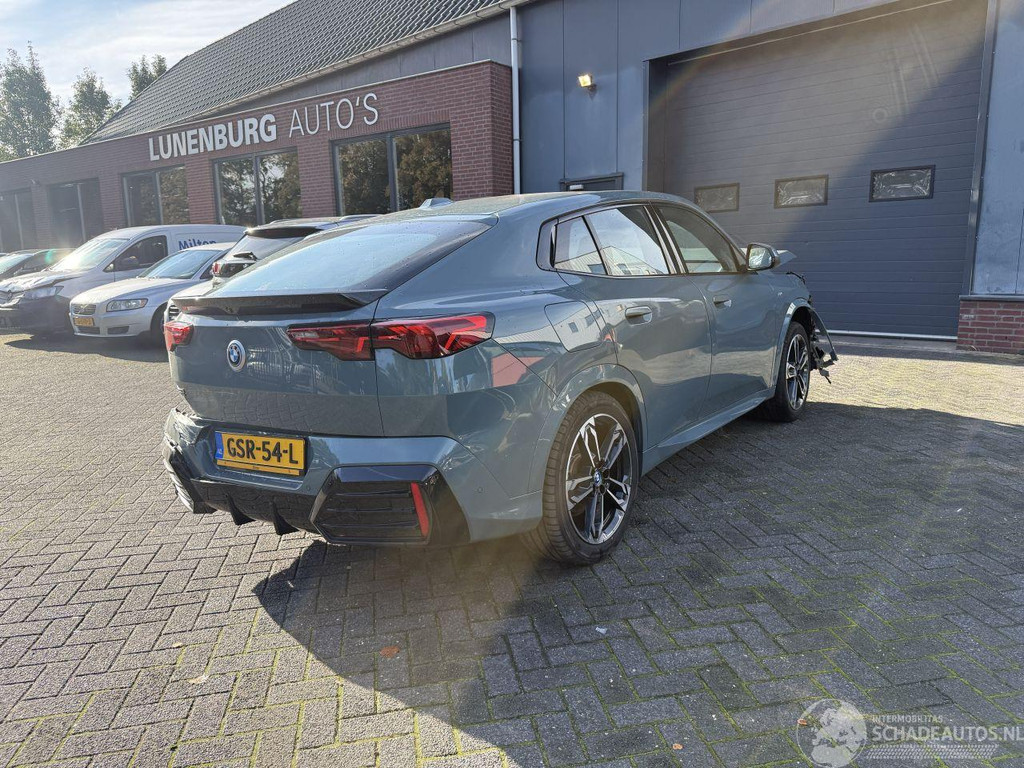 BMW iX2 eDrive20 M-PAKKET 67 kWh (SUV 5-dr.) 57587618-0.jpg | Lunenburg Auto’s
