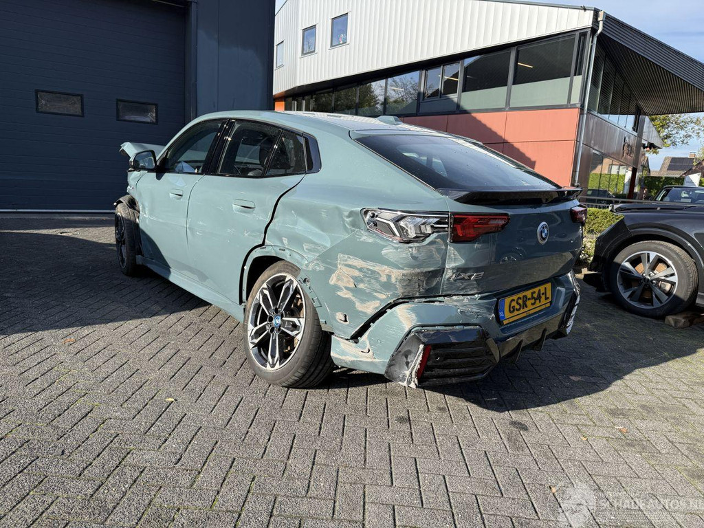 BMW iX2 eDrive20 M-PAKKET 67 kWh (SUV 5-dr.) 57587618-4.jpg | Lunenburg Auto’s