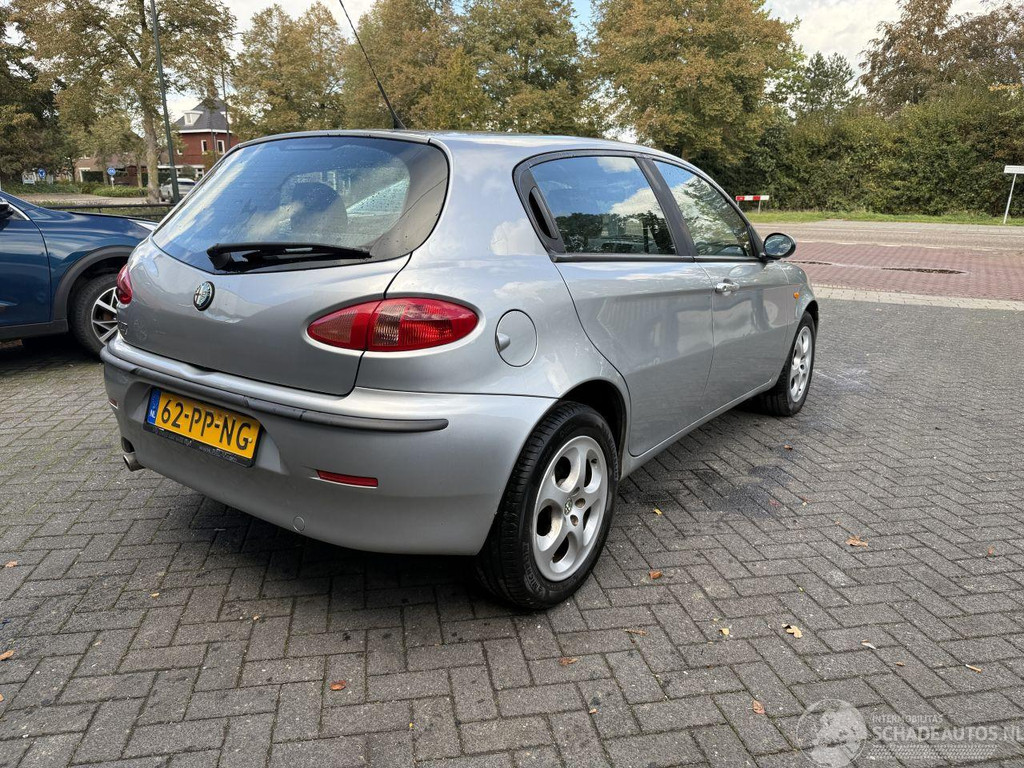 Alfa Romeo 147 1.6 T.Spark Impression 57637966-4.jpg | Lunenburg Auto’s