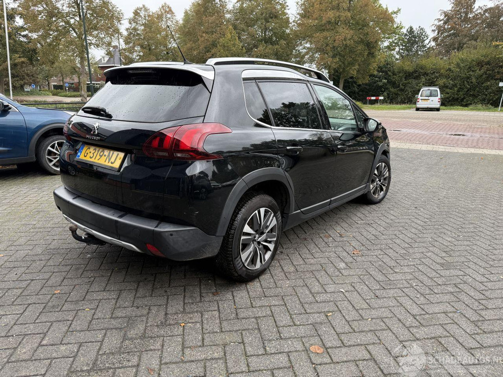 Peugeot 2008 1.2 PureTech Allure (SUV 5-dr.) 57647409-4.jpg | Lunenburg Auto’s